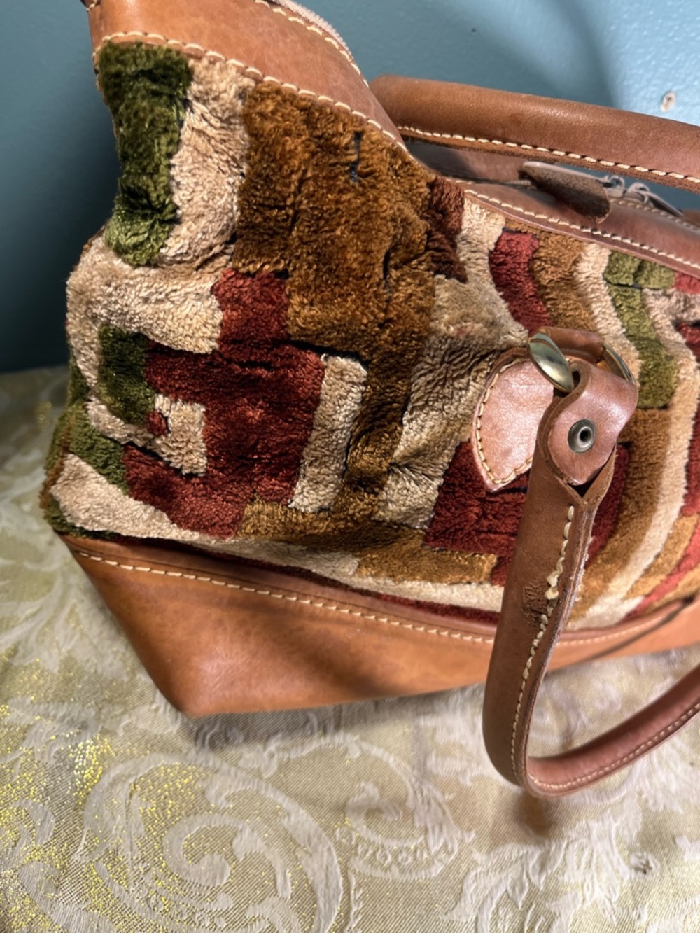 Vintage Women’s 1970s carpet Handbag 16” wide 9” long - Picture 7 of 10